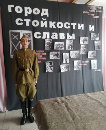 Несколько выставок, посвященных 80-летию полного освобождения Ленинграда от фашистской блокады, были организованы в фойе Центра культуры с.Тюшевка.
